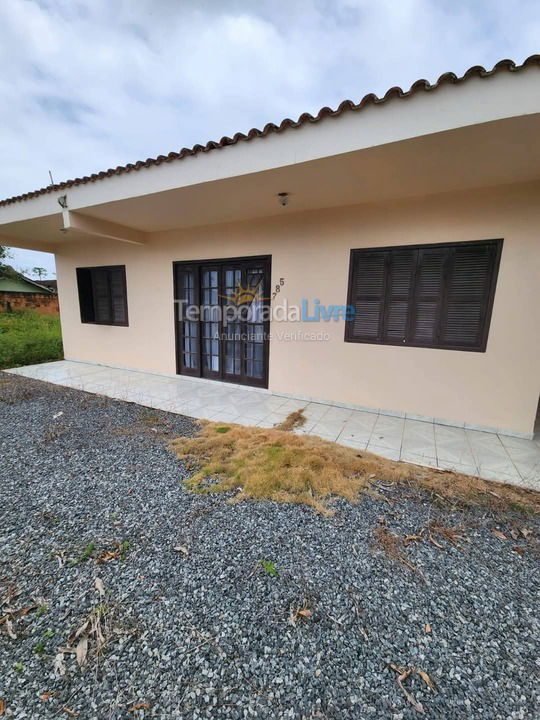 Casa para aluguel de temporada em São Francisco do Sul (Ubatuba)