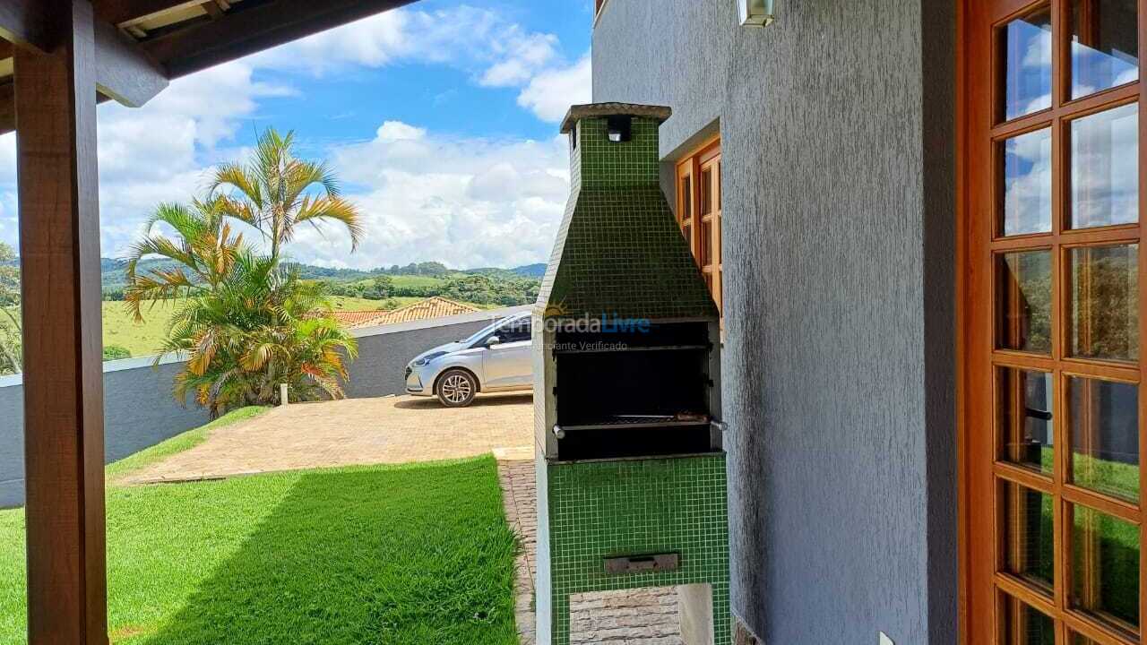 Casa para aluguel de temporada em Piracaia (Condomínio Santa Rita)