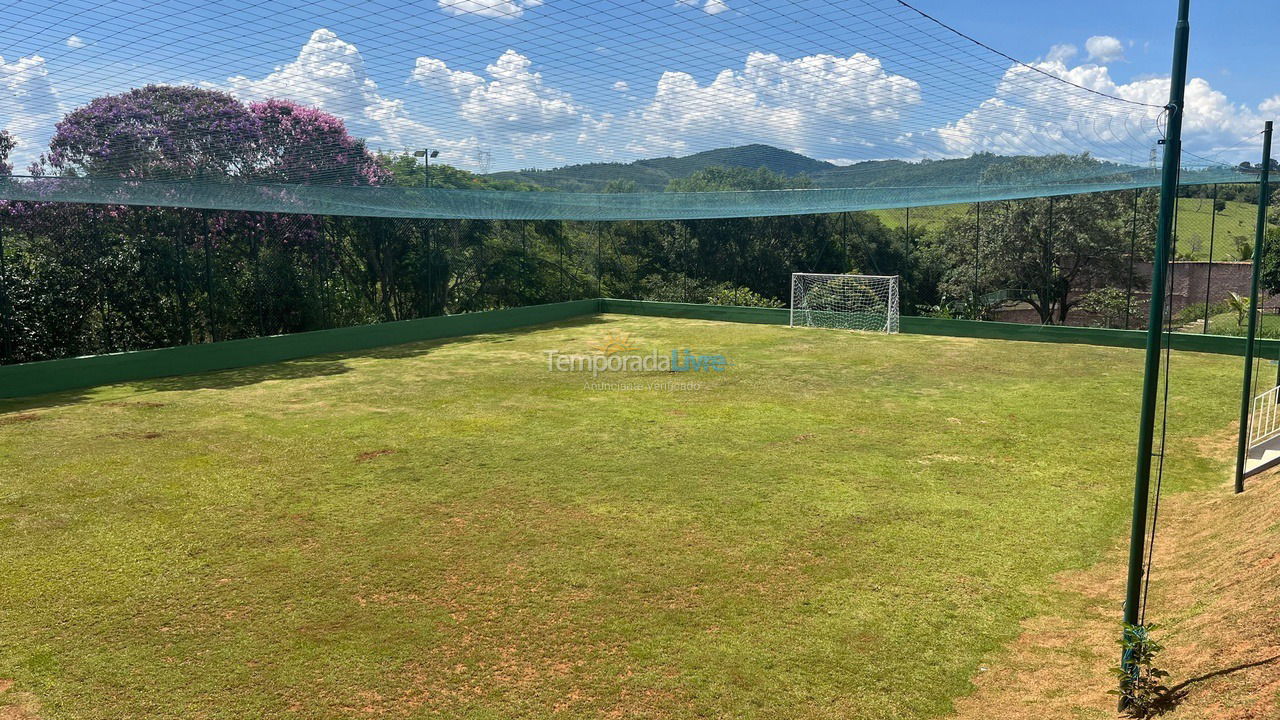 Casa para aluguel de temporada em Piracaia (Condomínio Santa Rita)