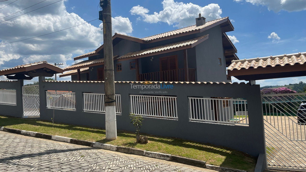 Casa para aluguel de temporada em Piracaia (Condomínio Santa Rita)