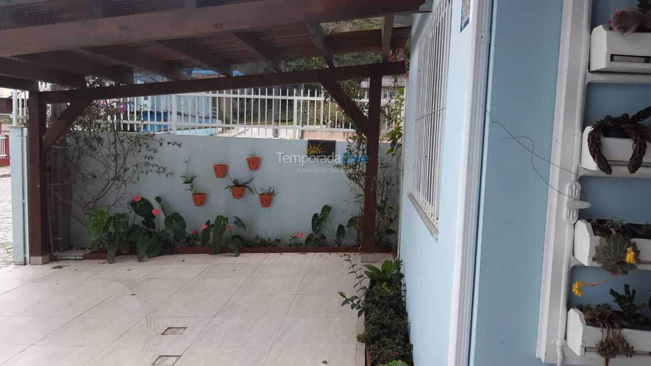 House for vacation rental in Bombinhas (Praia de Zimbros)