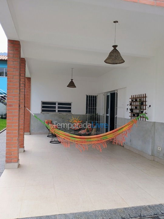 Casa para aluguel de temporada em Ubatuba (Praia do Lázaro)