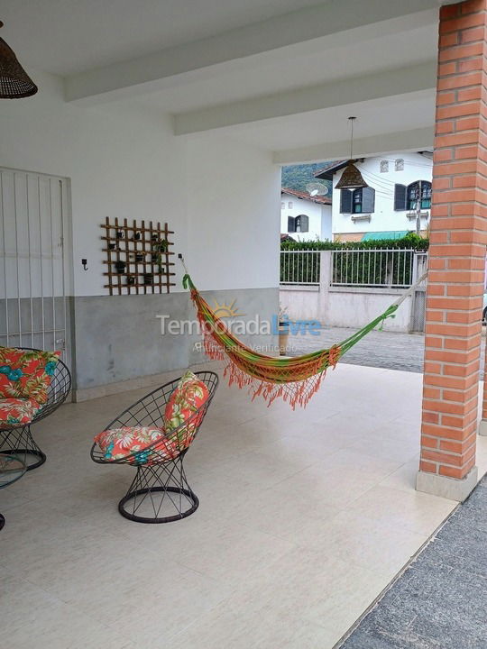 Casa para aluguel de temporada em Ubatuba (Praia do Lázaro)