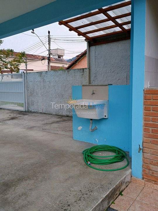 Casa para aluguel de temporada em Ubatuba (Praia do Lázaro)