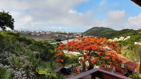 Apartamento, mobília nova. Tudo muito limpo e claro com ótima vista.