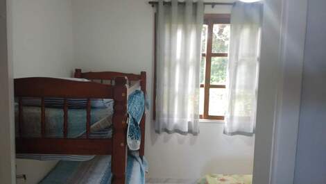 Apartamento, mobília nova. Tudo muito limpo e claro com ótima vista.