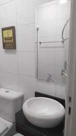 Apartamento, mobília nova. Tudo muito limpo e claro com ótima vista.