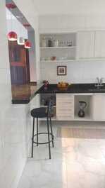 Apartamento, mobília nova. Tudo muito limpo e claro com ótima vista.