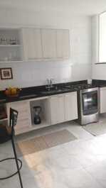Apartamento, mobília nova. Tudo muito limpo e claro com ótima vista.