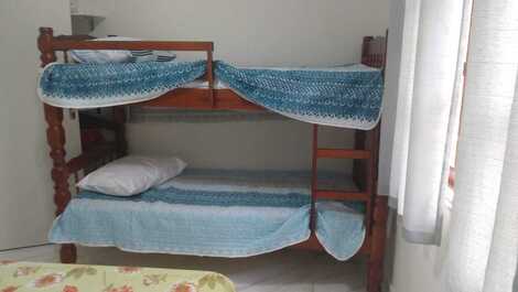 Apartamento, mobília nova. Tudo muito limpo e claro com ótima vista.
