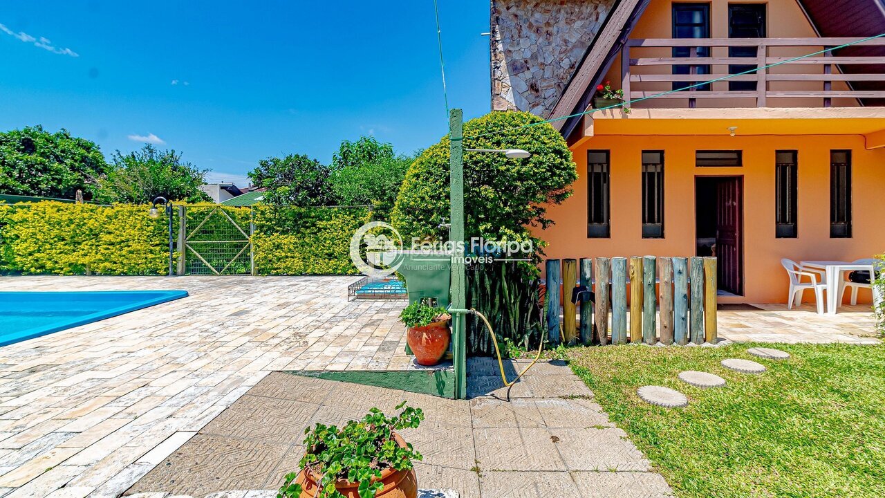 Casa para aluguel de temporada em Florianopolis (Campeche)