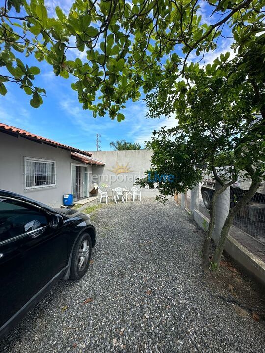 Casa para alquiler de vacaciones em Bombinhas (Praia de Bombas)