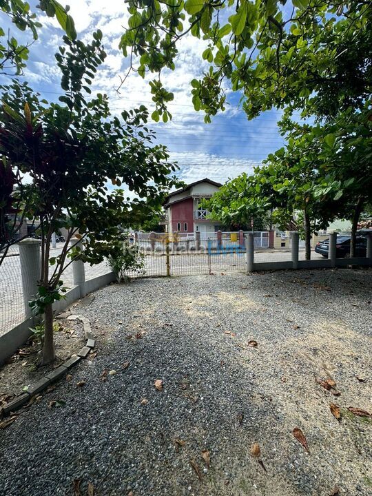 Casa para alquiler de vacaciones em Bombinhas (Praia de Bombas)