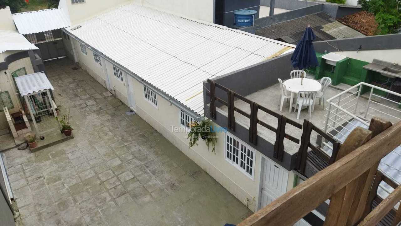 Apartamento para aluguel de temporada em Matinhos (Balneário Currais)