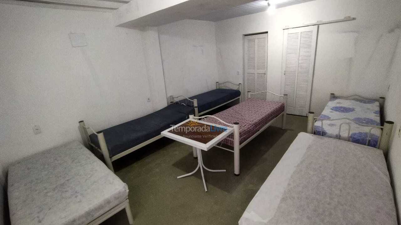 Apartamento para aluguel de temporada em Matinhos (Balneário Currais)