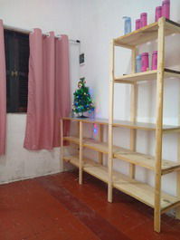 Dormitorio y cocina con garaje en Mongaguá