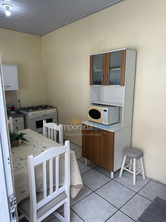 Casa para aluguel de temporada em Torres (Praia Grande)