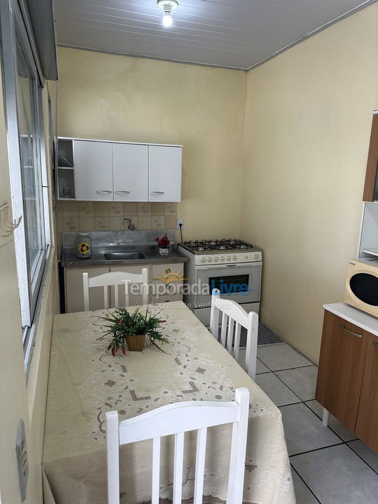 Casa para aluguel de temporada em Torres (Praia Grande)