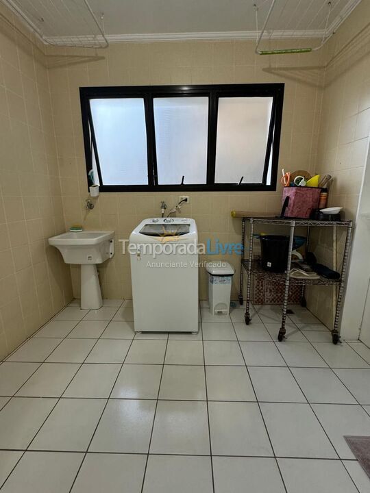 Apartamento para aluguel de temporada em Guarujá (Pitangueiras)