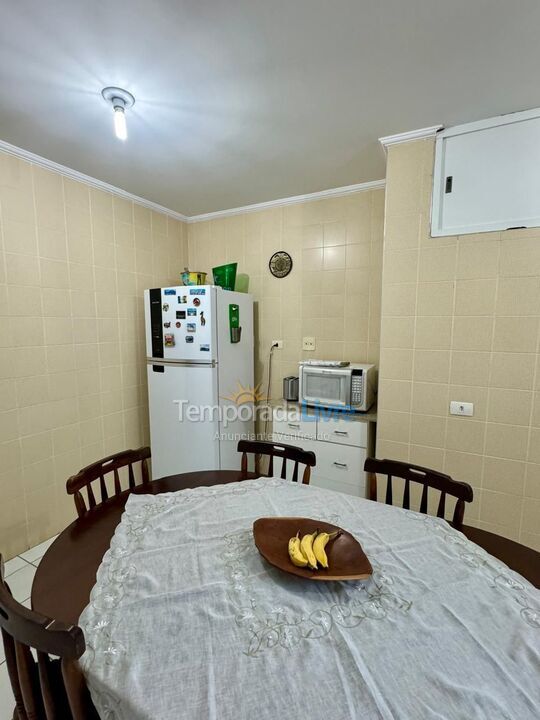 Apartamento para aluguel de temporada em Guarujá (Pitangueiras)