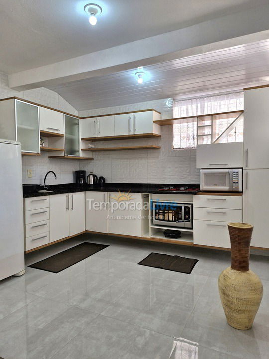 Casa para aluguel de temporada em Florianopolis (Canasvieiras)