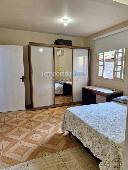 Casa para aluguel de temporada em Florianopolis (Canasvieiras)