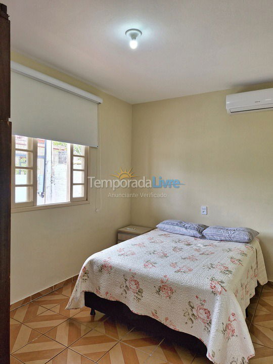 Casa para aluguel de temporada em Florianopolis (Canasvieiras)