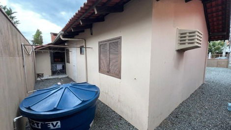 Great house in Enseada, 2 bedrooms with AC, WI-FI, barbecue