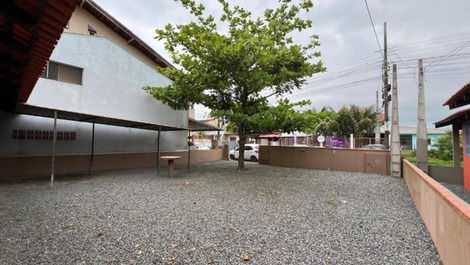 Great house in Enseada, 2 bedrooms with AC, WI-FI, barbecue