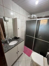 Great house in Enseada, 2 bedrooms with AC, WI-FI, barbecue