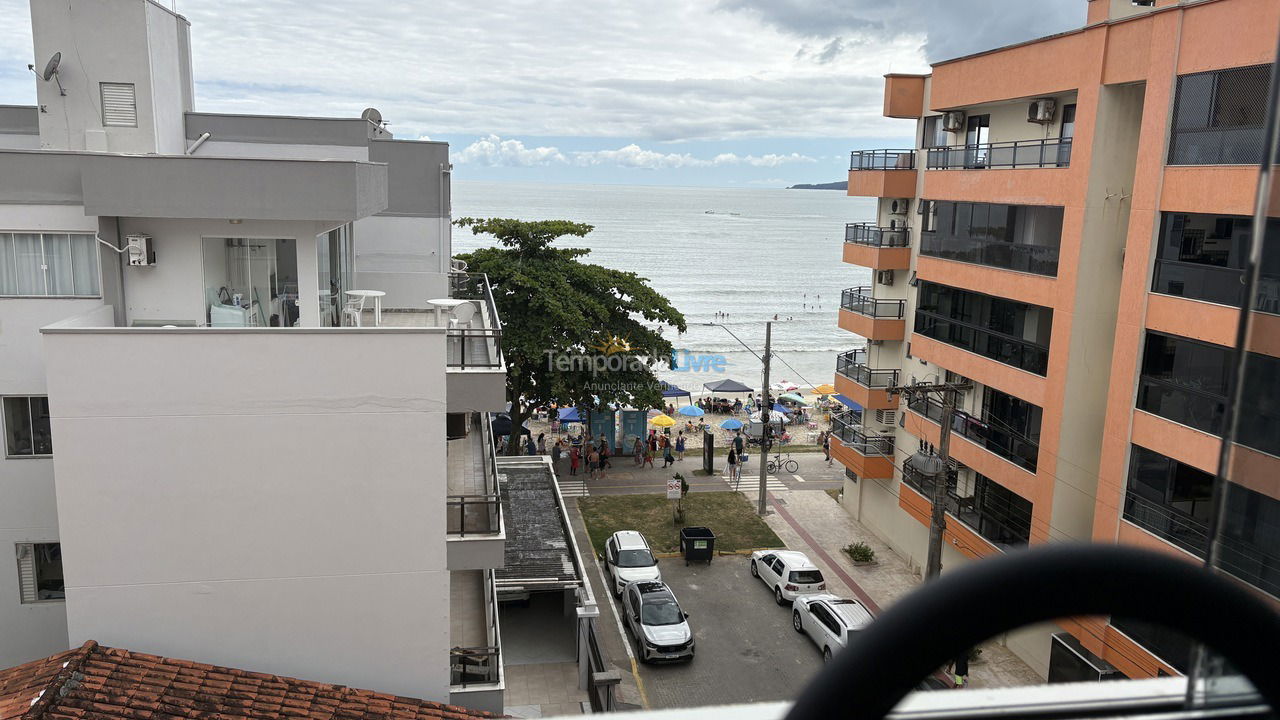 Apartamento para aluguel de temporada em Itapema (Meia Praia)