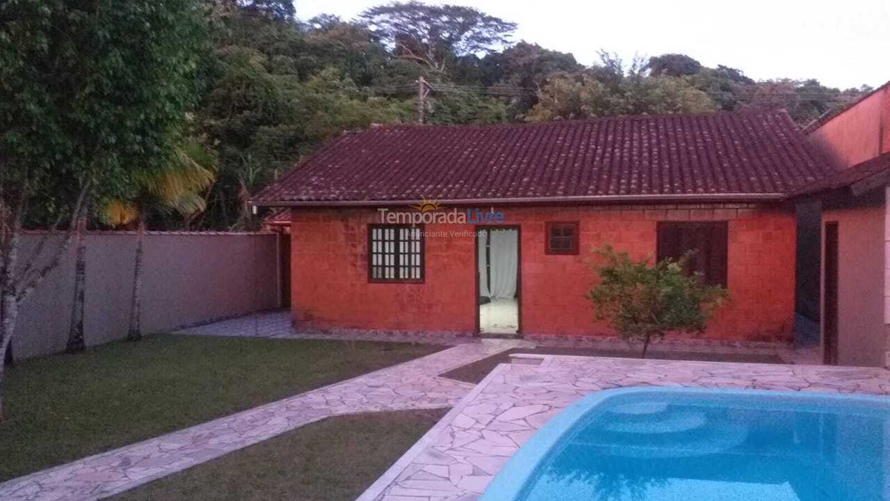 Casa para alquiler de vacaciones em Caraguatatuba (Massaguaçu)