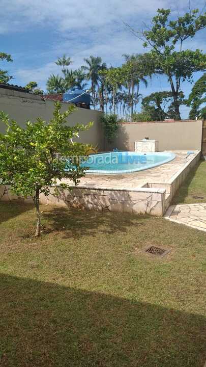 Casa para alquiler de vacaciones em Caraguatatuba (Massaguaçu)