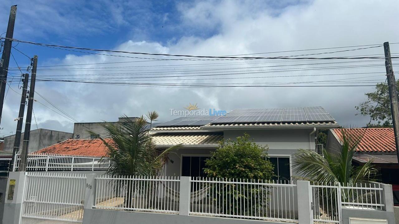 Casa para alquiler de vacaciones em Bombinhas (Praia de Zimbros)