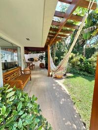 House in a condominium right on the sand on Barra do Sahy beach