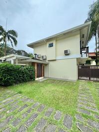 House in a condominium on Engenho beach