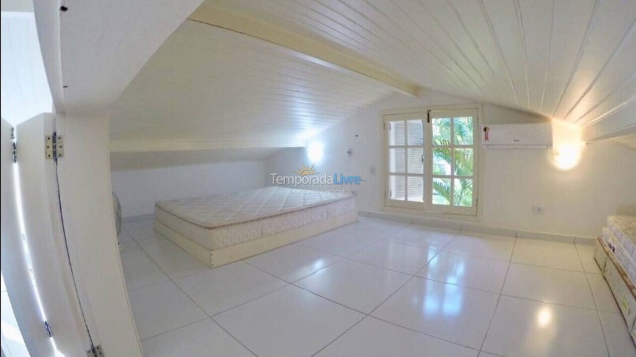 Casa para aluguel de temporada em São Sebastião (Maresias)