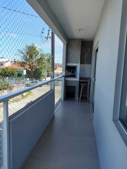 Apartamento para aluguel de temporada em Navegantes (Centro)