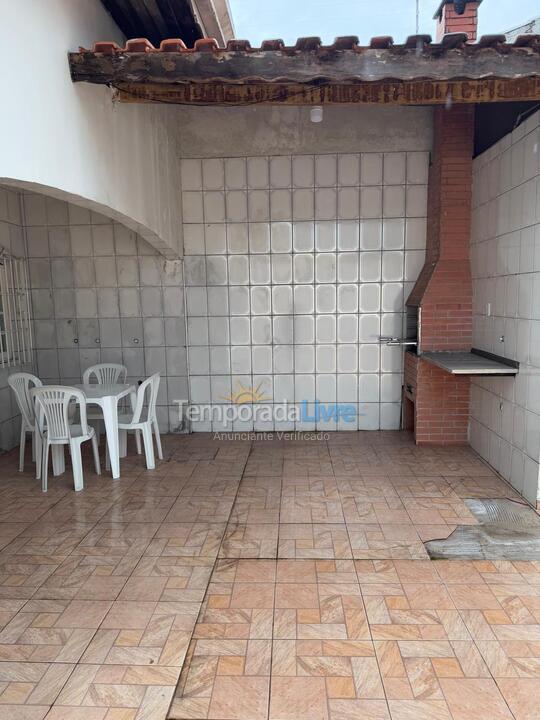 Casa para alquiler de vacaciones em Caraguatatuba (Praia das Palmeiras)