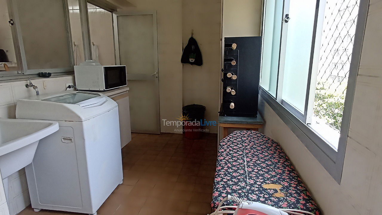 Apartment for vacation rental in Guarujá (Pitangueiras)