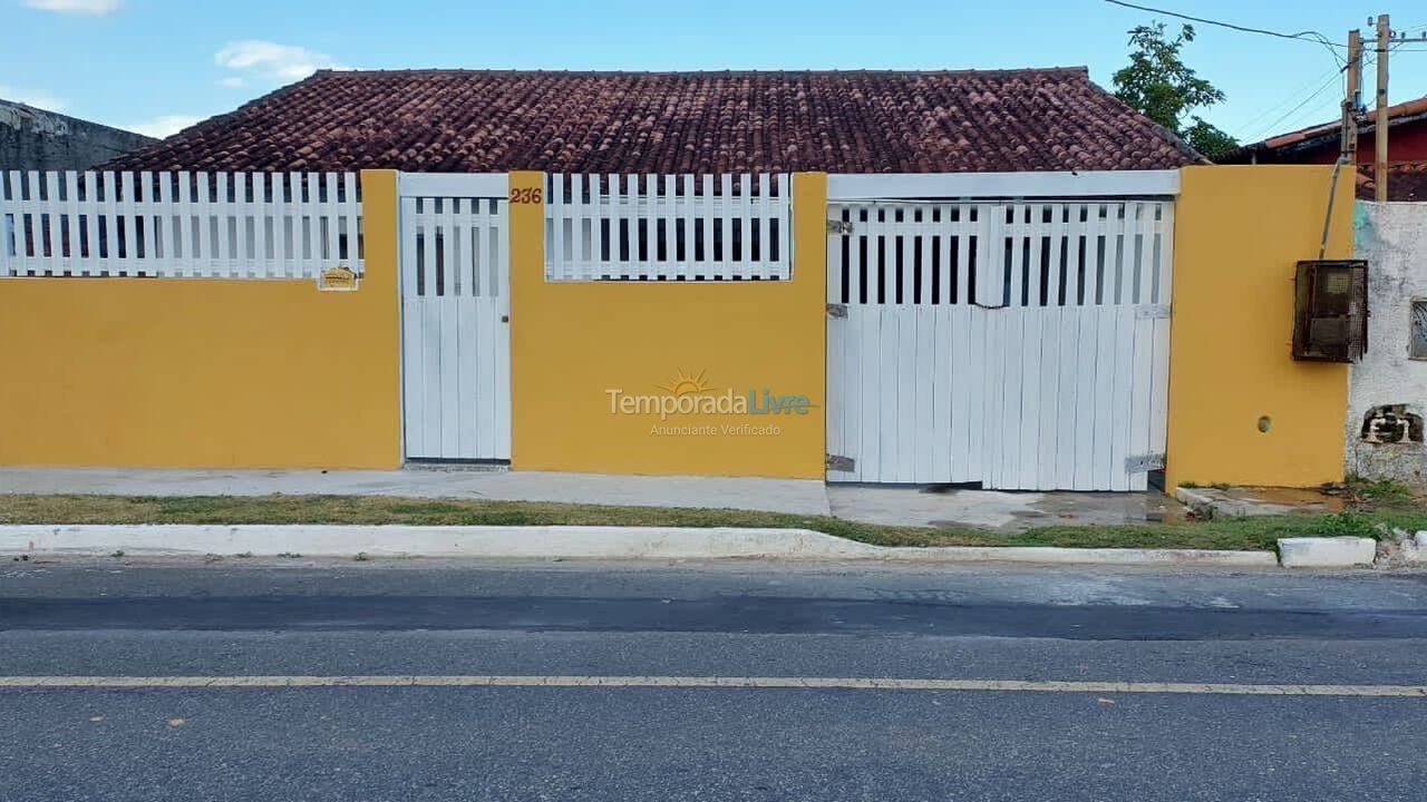 House for vacation rental in Guarapari (Praia de Santa Monica)