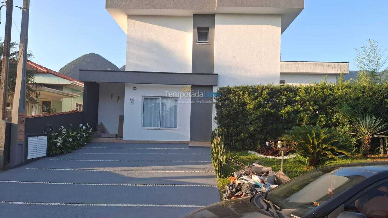 House for vacation rental in Bertioga (Condominio Morada da Praia)
