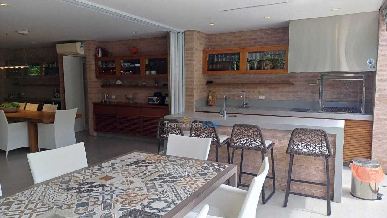 House for vacation rental in São Sebastião (Praia da Baleia)