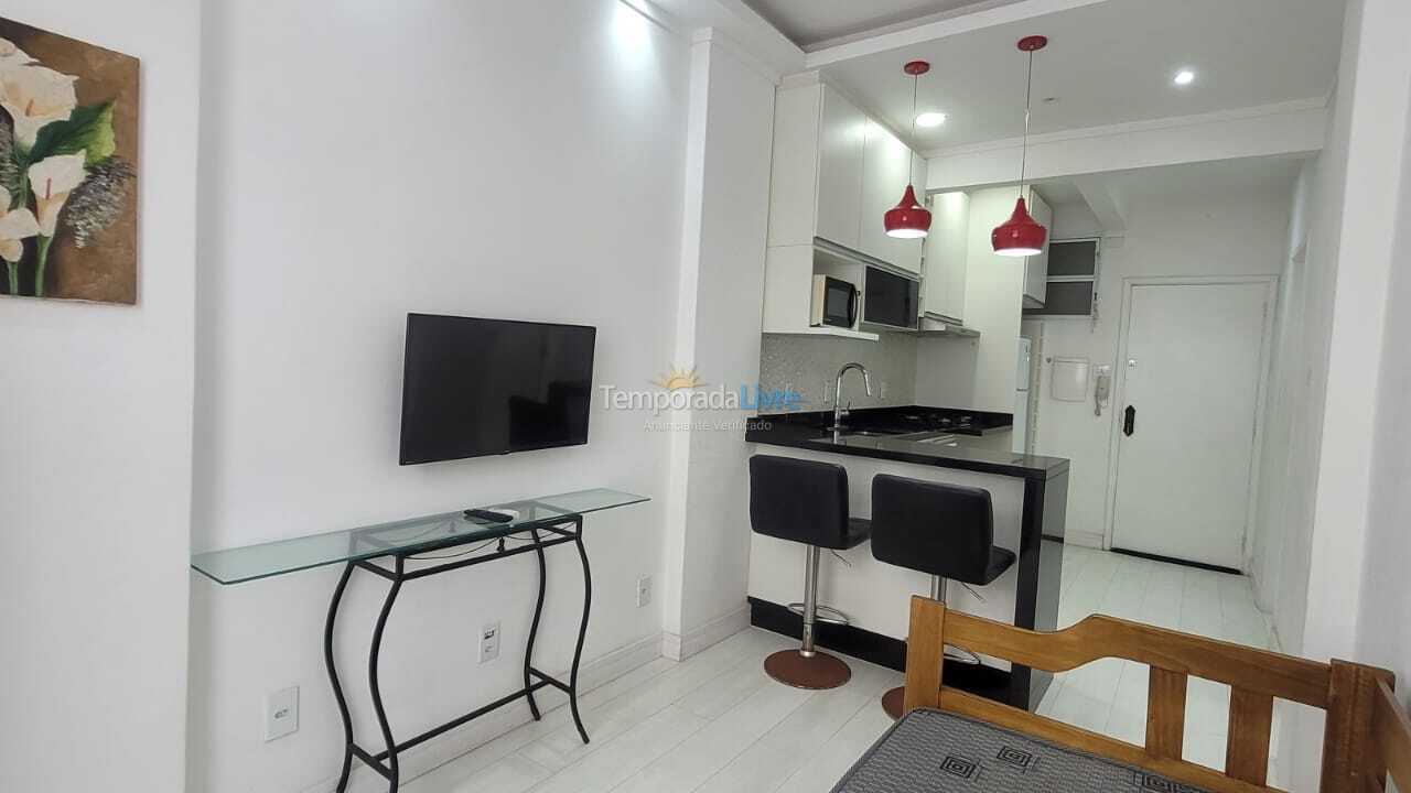 Apartamento para aluguel de temporada em Guarujá (Pitangueiras)