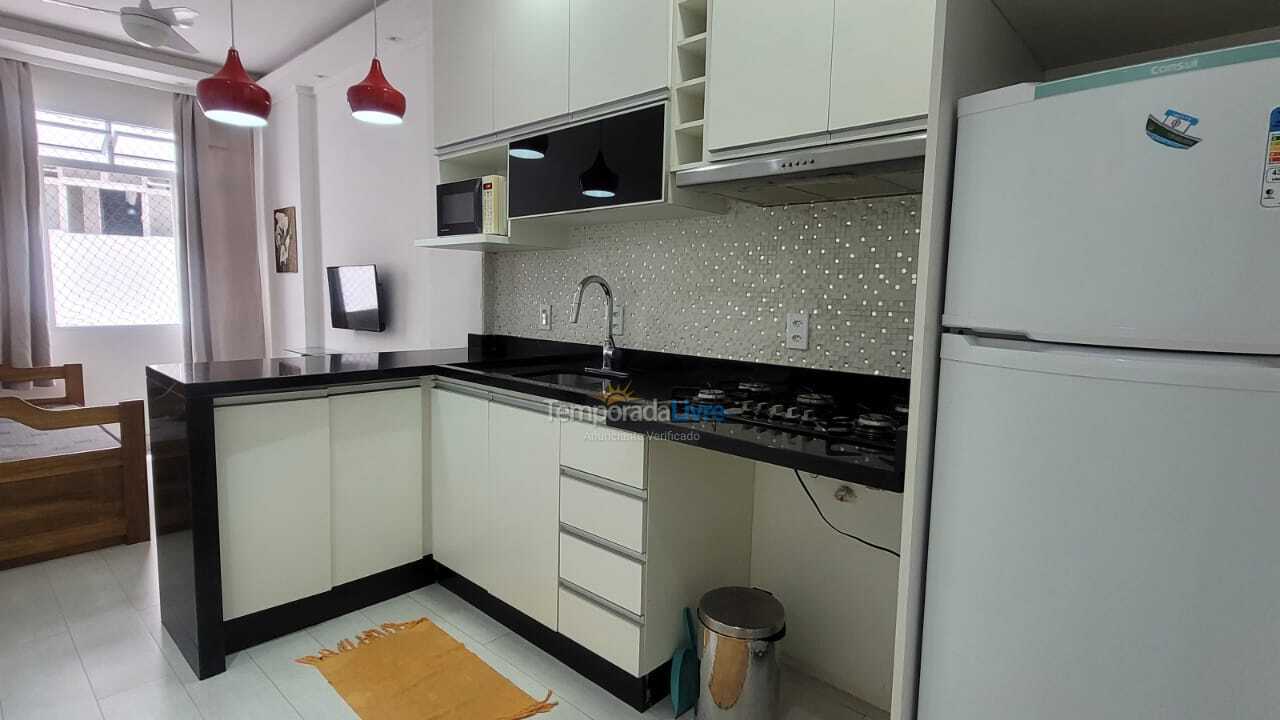 Apartamento para aluguel de temporada em Guarujá (Pitangueiras)