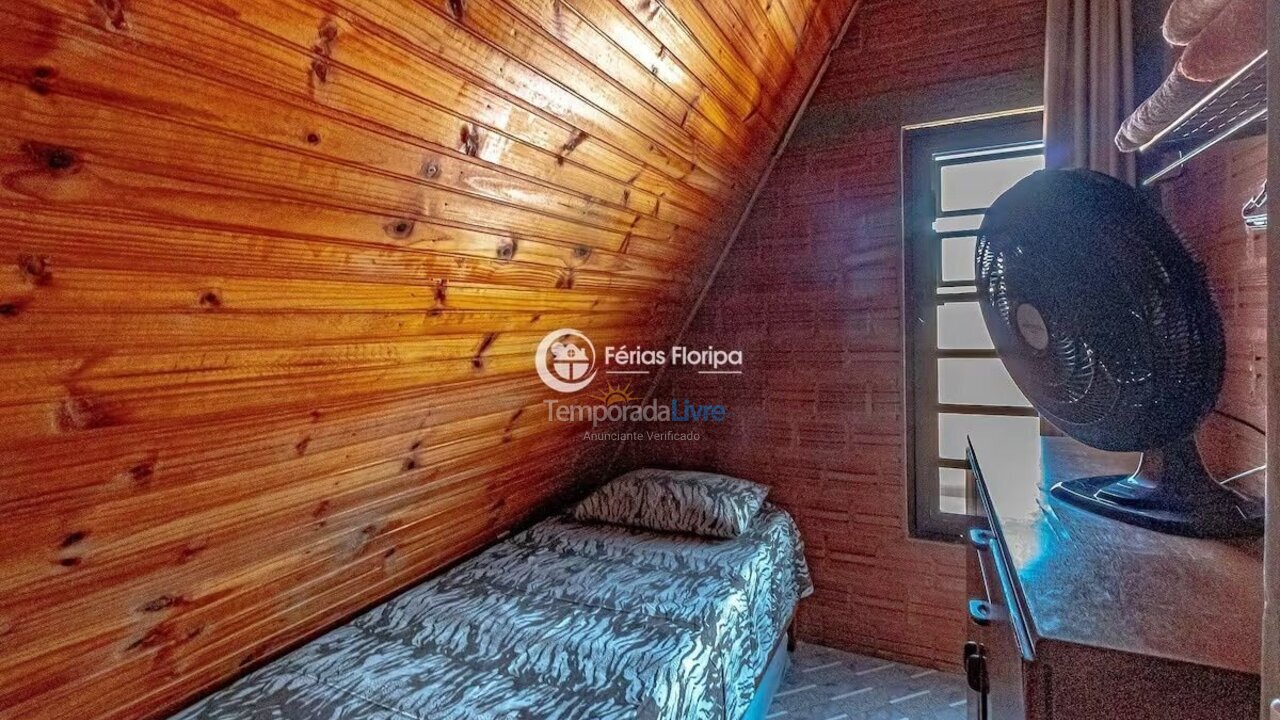 Casa para aluguel de temporada em Florianopolis (Campeche)