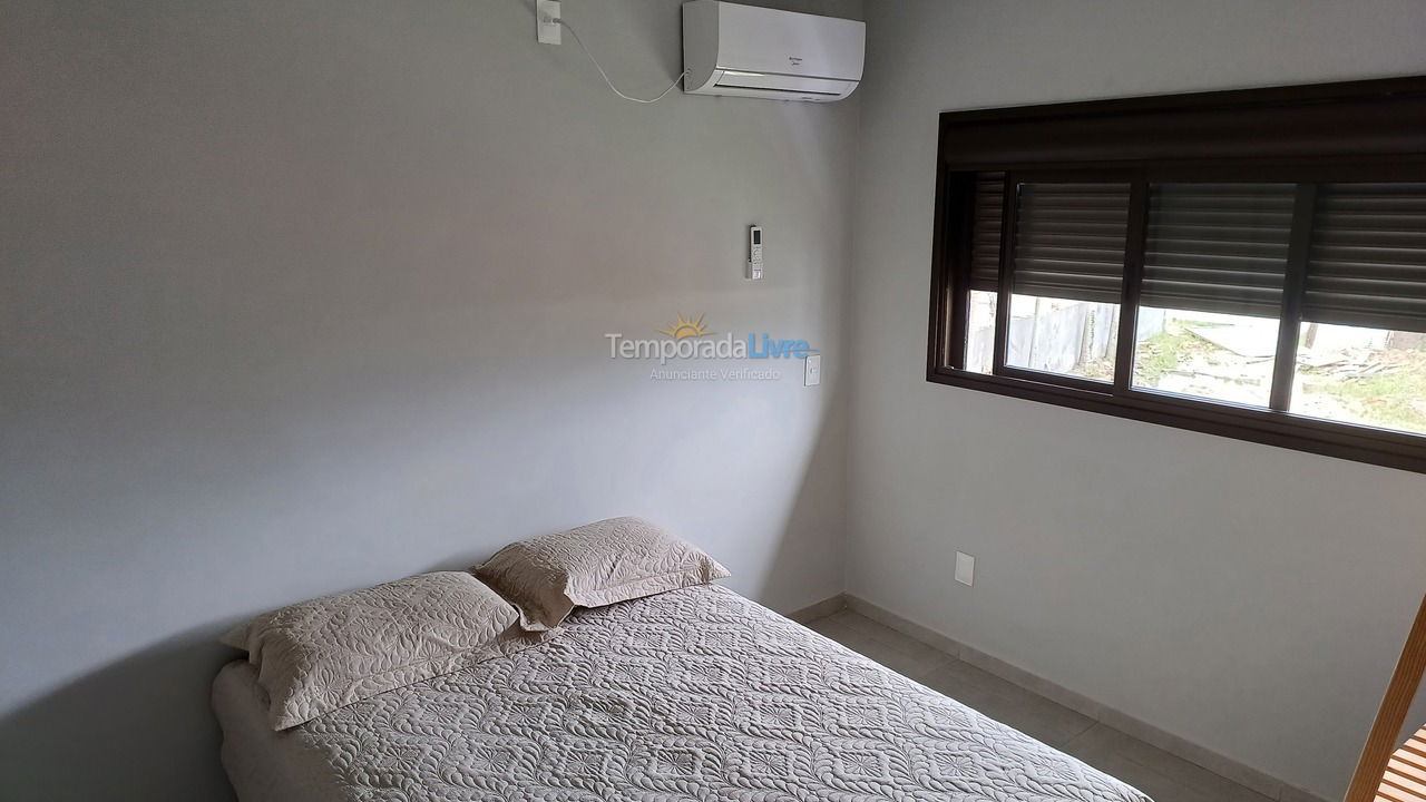 Apartamento para aluguel de temporada em Palhoça (Praia do Sonho)