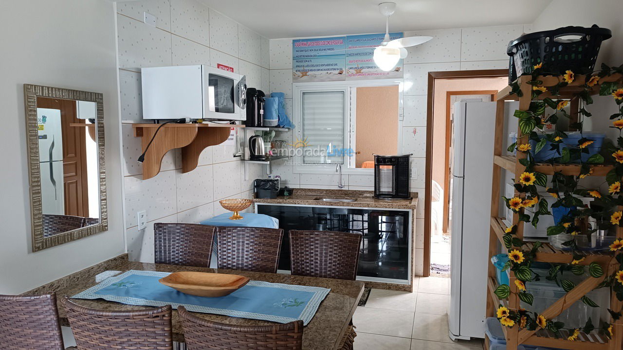 Casa para aluguel de temporada em Itapoá (Barra do Saí)