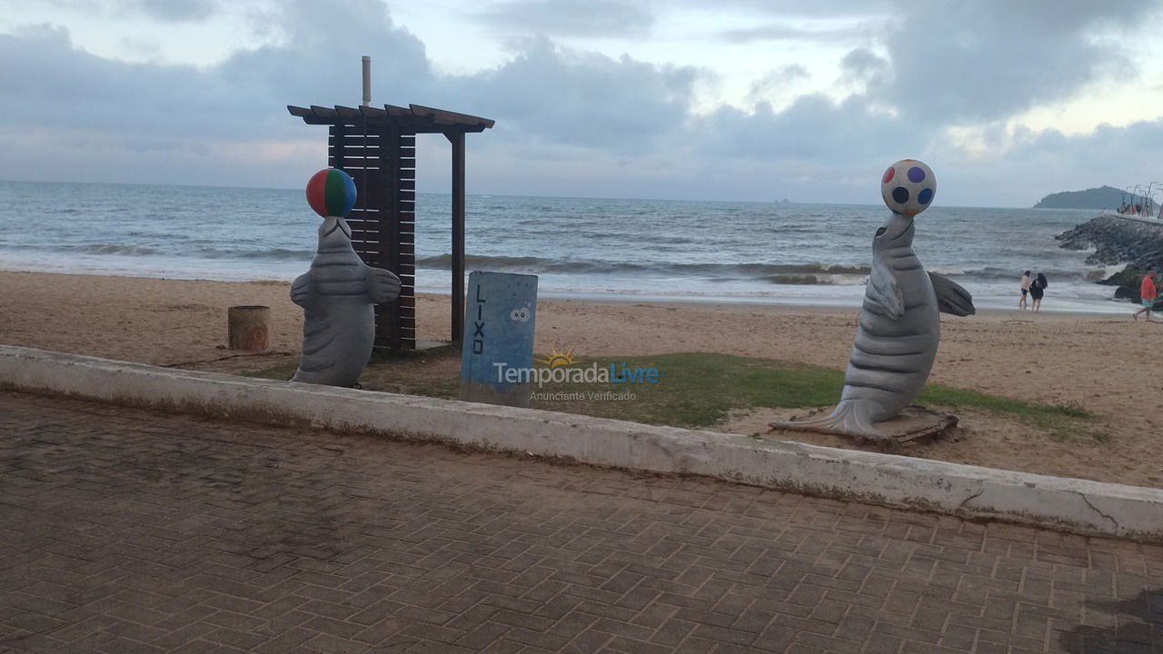 Apartamento para aluguel de temporada em Balneário Piçarras (Balneário Piçarras)