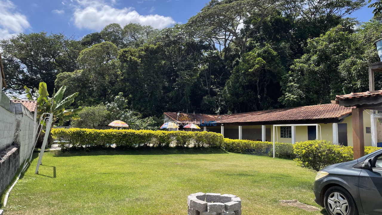 Granja para alquiler de vacaciones em Tuiuti (Recanto das Aves)